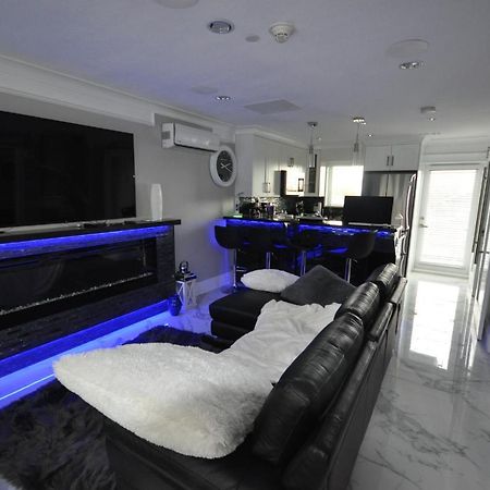 밴쿠버 Beautiful Bright 3 Bed Townhouse 아파트 외부 사진