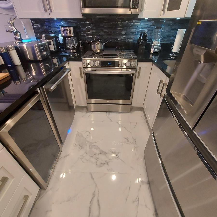 밴쿠버 Beautiful Bright 3 Bed Townhouse 아파트 외부 사진