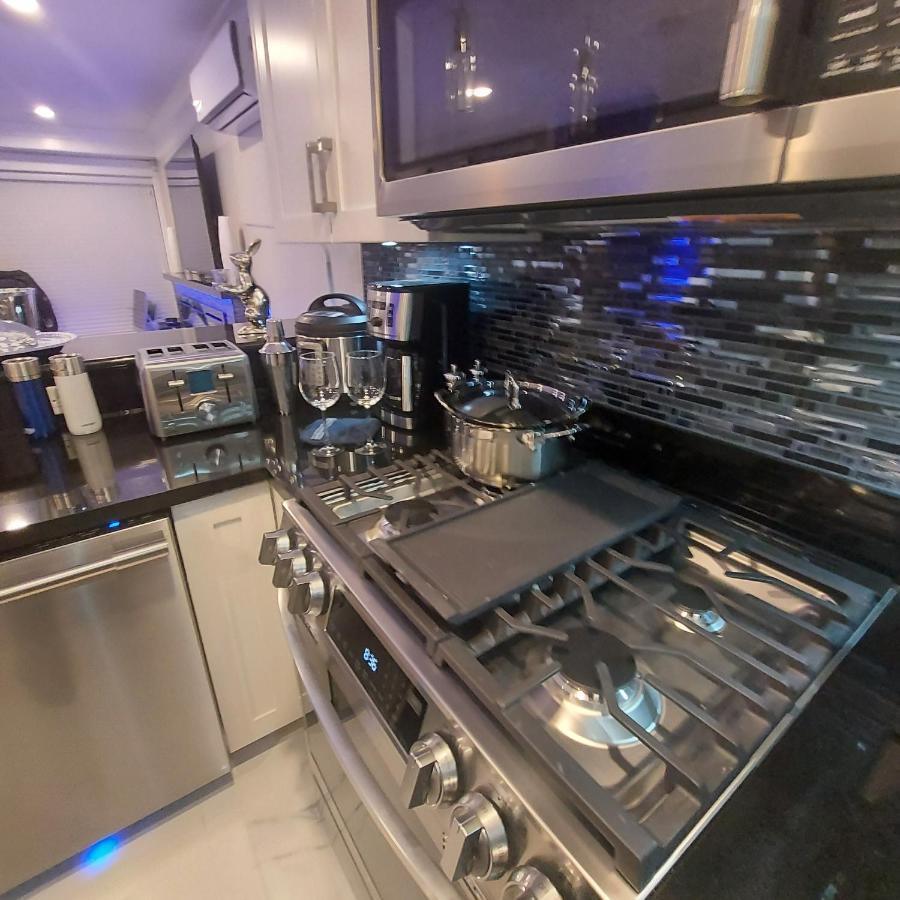 밴쿠버 Beautiful Bright 3 Bed Townhouse 아파트 외부 사진