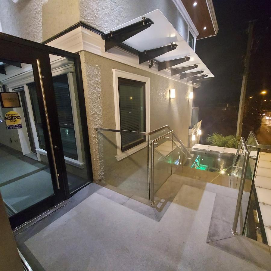 밴쿠버 Beautiful Bright 3 Bed Townhouse 아파트 외부 사진